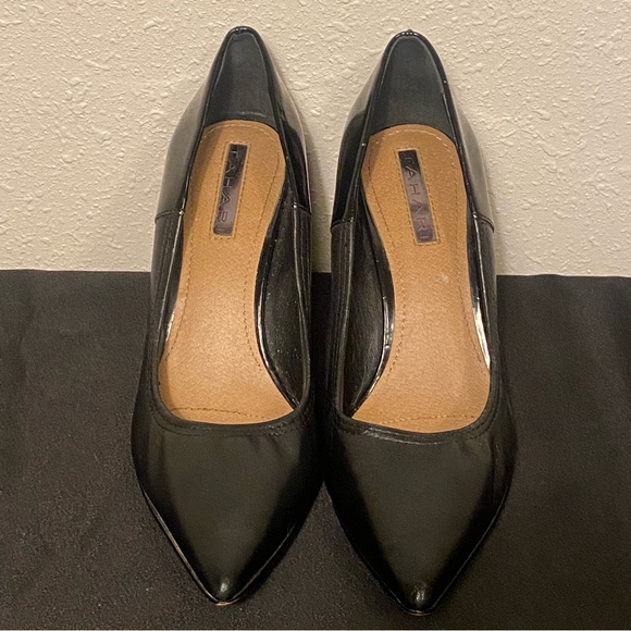 Tahari Black Napa & Patent Leather Pumps Heels Classy Details Pointy 6 Comfort - Picture 1 of 6
